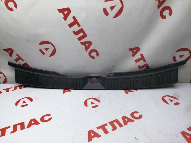 Накладка замка багажника NISSAN Wingroad 