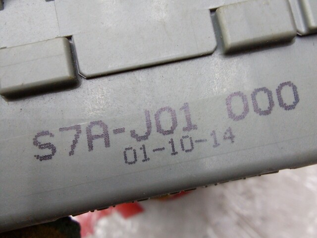 Блок предохранителей HONDA Stream D17A