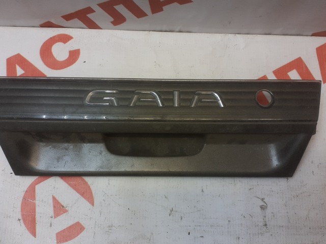 Вставка багажника TOYOTA Gaia 