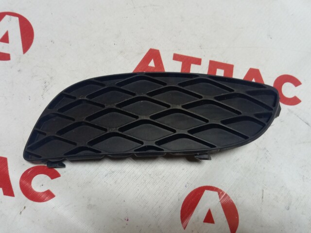 Заглушка в бампер TOYOTA Vitz 