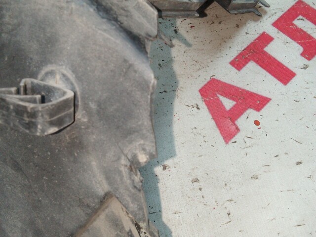 Крепление аккумулятора FORD Focus II 