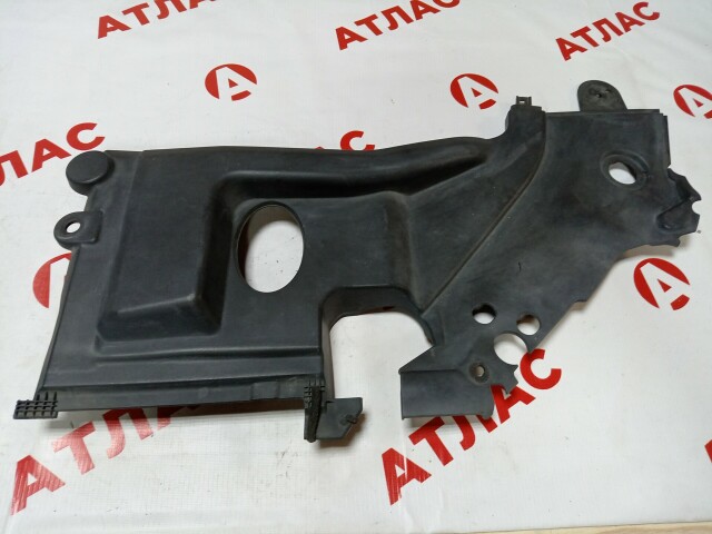 Накладка на радиатор TOYOTA Avensis 