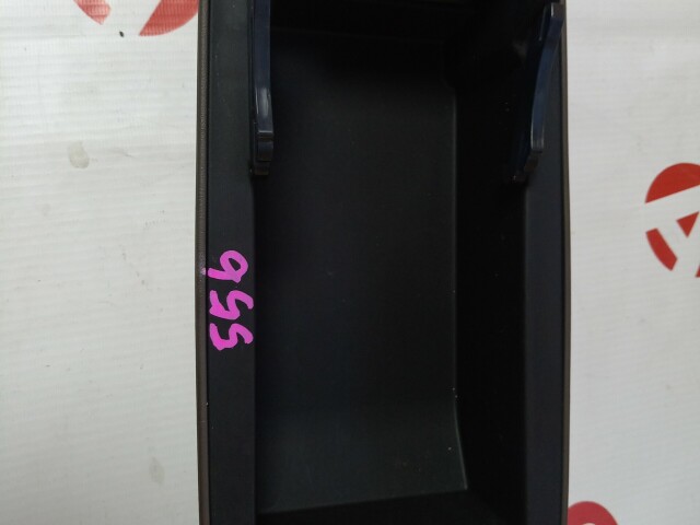 Подлокотник NISSAN Sunny 