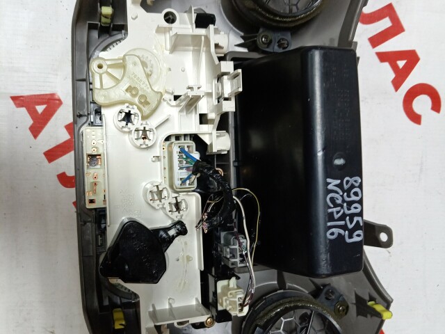 Блок управления печкой и кондиционером TOYOTA Platz 