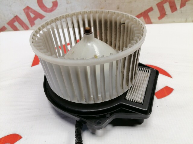 Моторчик печки SUBARU Forester 