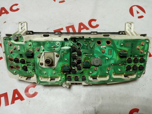 Щиток приборов TOYOTA Sprinter 