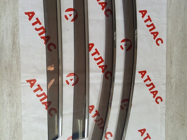 Ветровик TOYOTA Avensis 