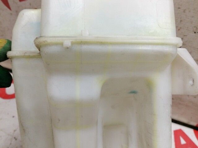 Бачок омывателя TOYOTA Caldina 