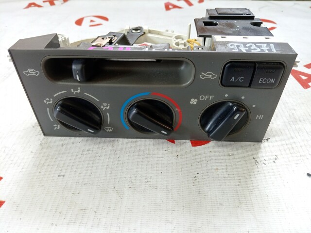 Блок управления печкой и кондиционером TOYOTA Corolla Spacio 