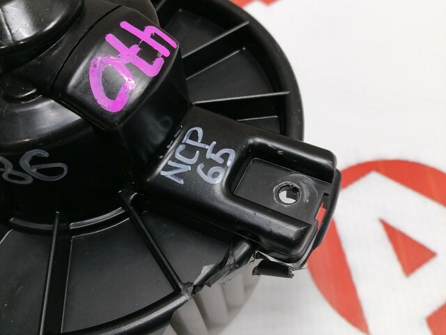 Моторчик печки TOYOTA Ist 