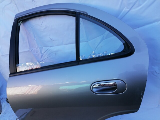 Дверь NISSAN Bluebird Sylphy 