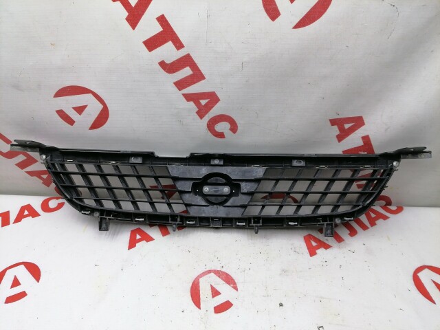 Решетка радиатора NISSAN Sunny 