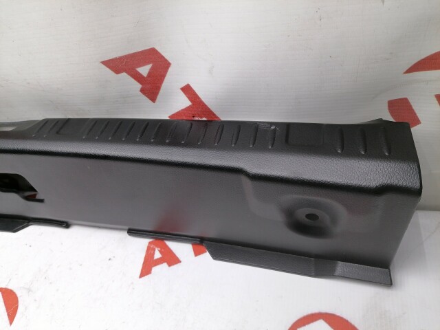 Накладка замка багажника NISSAN Primera 