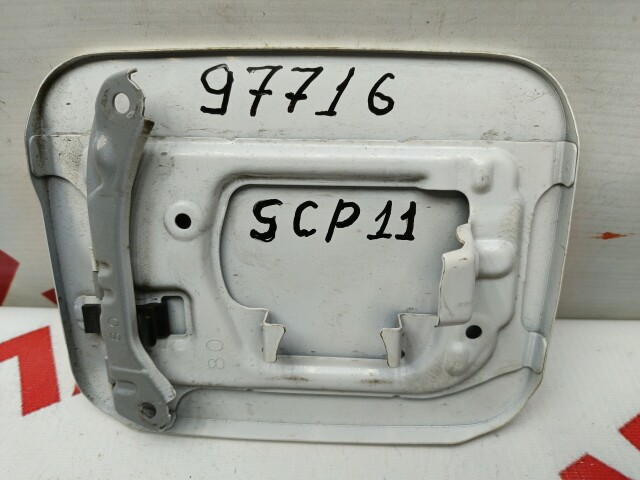 Лючок бензобака TOYOTA Platz 