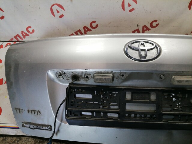 Крышка багажника TOYOTA Avensis 