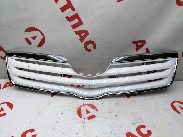 Решетка радиатора TOYOTA Avensis 