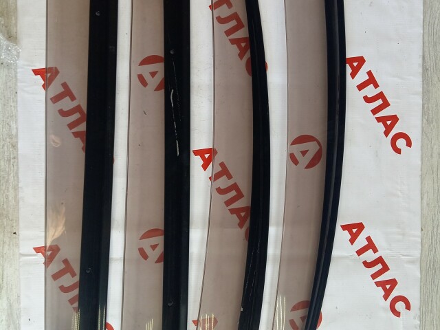 Ветровик TOYOTA Ractis 