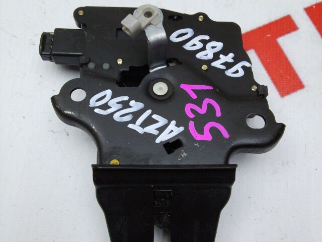 Замок багажника TOYOTA Avensis 