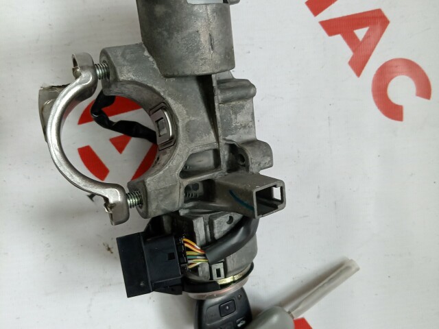 Замок зажигания TOYOTA Avensis 