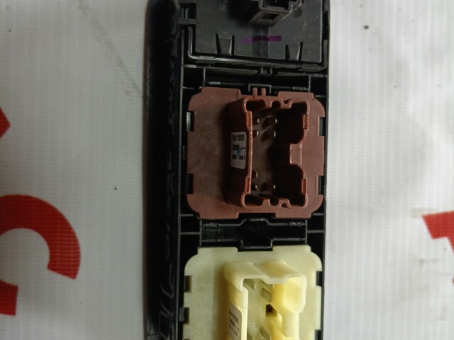 Блок управления стеклоподъемниками RENAULT Duster 