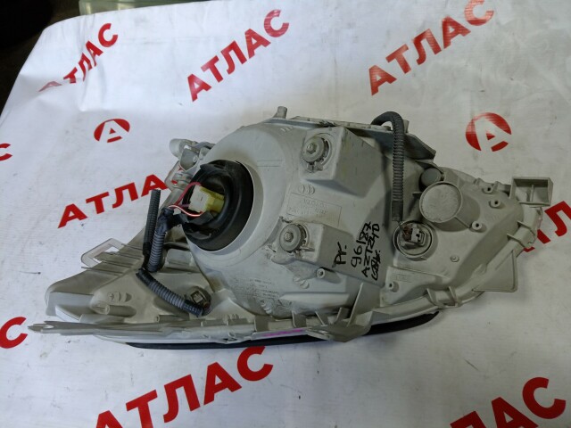 Фара TOYOTA Premio 