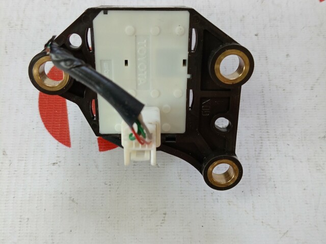 Кнопка TOYOTA Avensis 