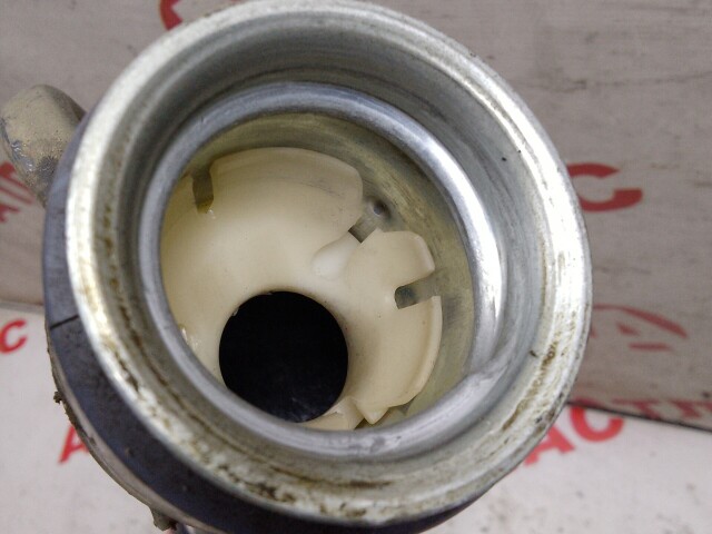 Горловина бензобака TOYOTA Sienta 