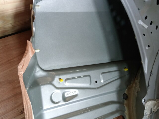 Крыло заднее TOYOTA Avensis 