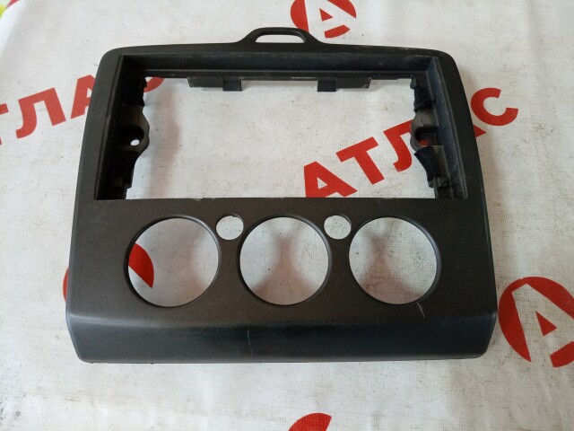 Рамка магнитолы FORD Focus II 