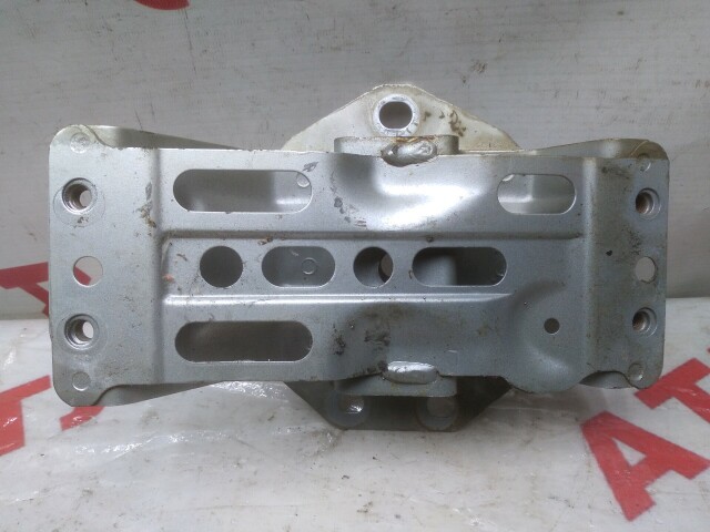 Кронштейн усилителя бампера TOYOTA Avensis 