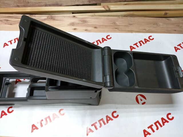 Подлокотник NISSAN X-Trail 