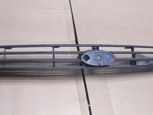 Решетка радиатора FORD Focus 