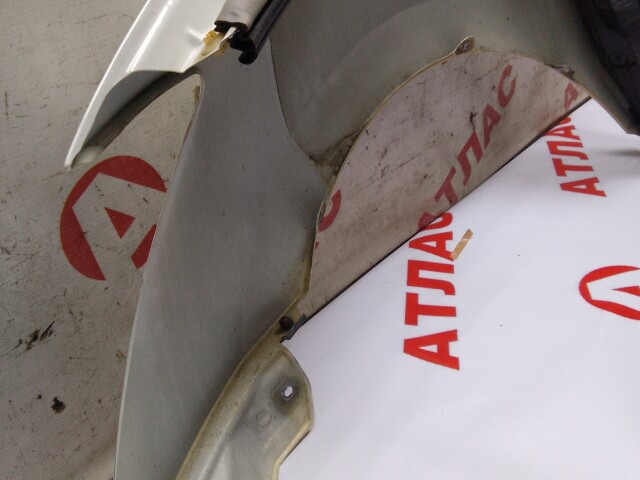 Крыло TOYOTA Ist 