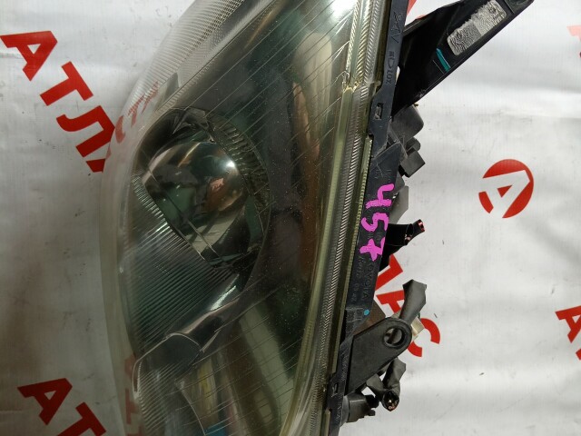 Фара TOYOTA Avensis 