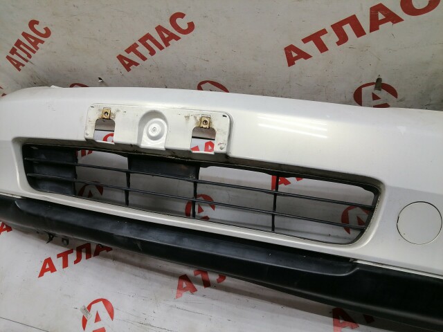 Бампер передний TOYOTA Ist 