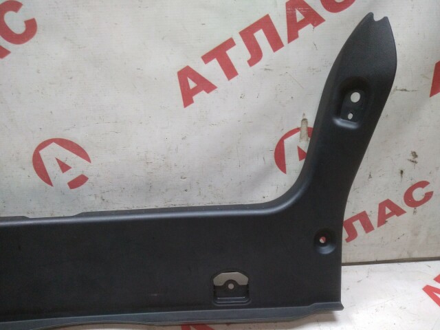 Накладка замка багажника TOYOTA Avensis 