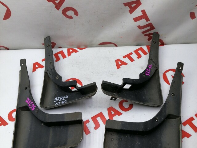 Брызговик NISSAN X-Trail 