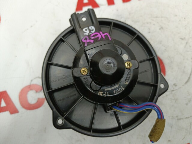 Моторчик печки TOYOTA Ist 