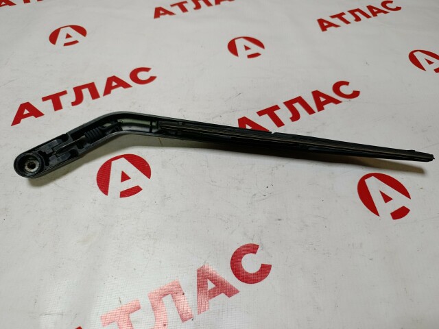 Дворник двери багажника TOYOTA Ist 
