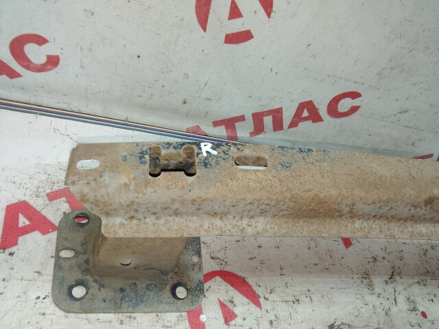 Усилитель бампера FORD Focus II 