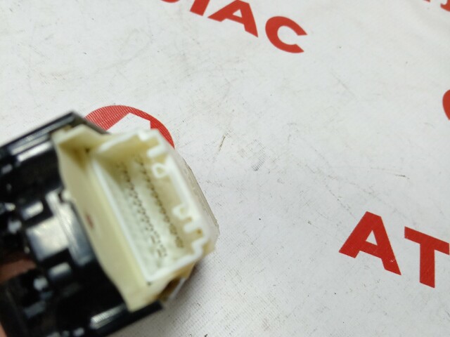 Блок управления стеклоподъемниками TOYOTA Ist 