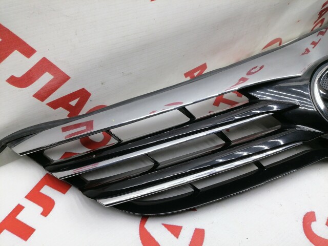 Решетка радиатора TOYOTA Avensis 