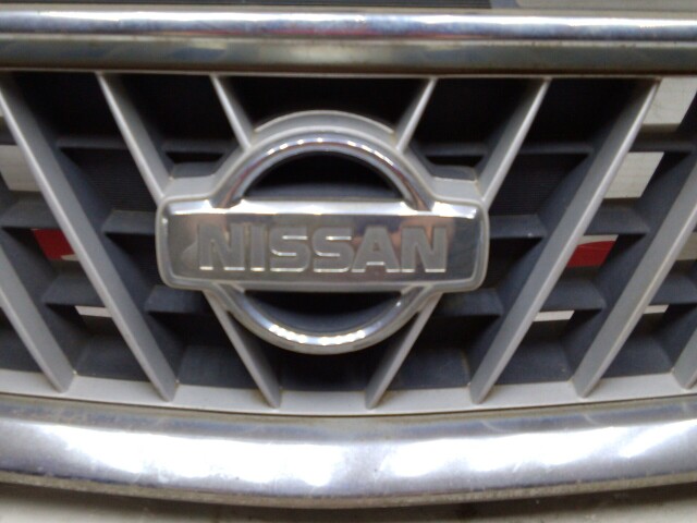 Решетка радиатора NISSAN Sunny 