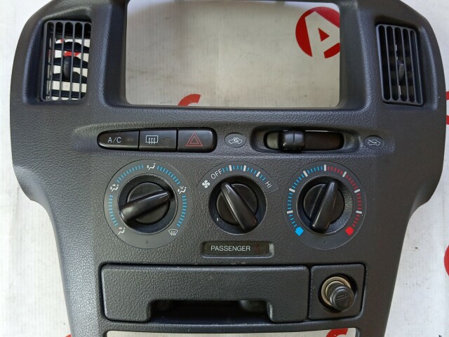 Блок управления печкой и кондиционером TOYOTA Probox 