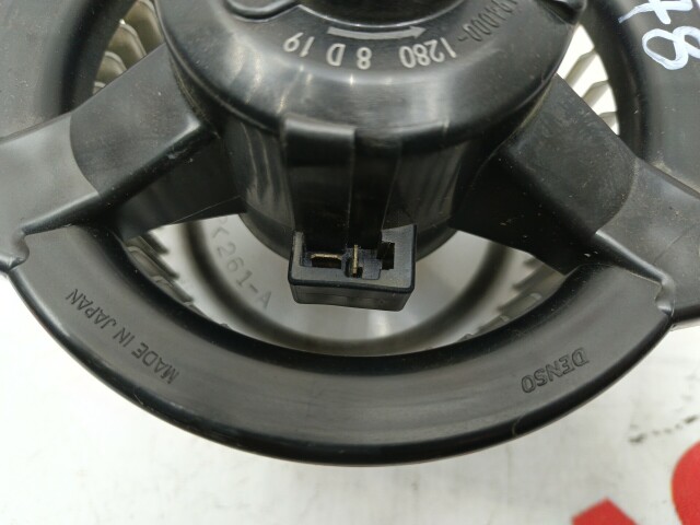 Моторчик печки TOYOTA Ist 