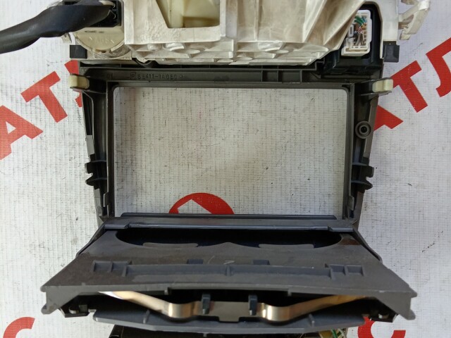 Блок управления печкой и кондиционером TOYOTA Corolla 