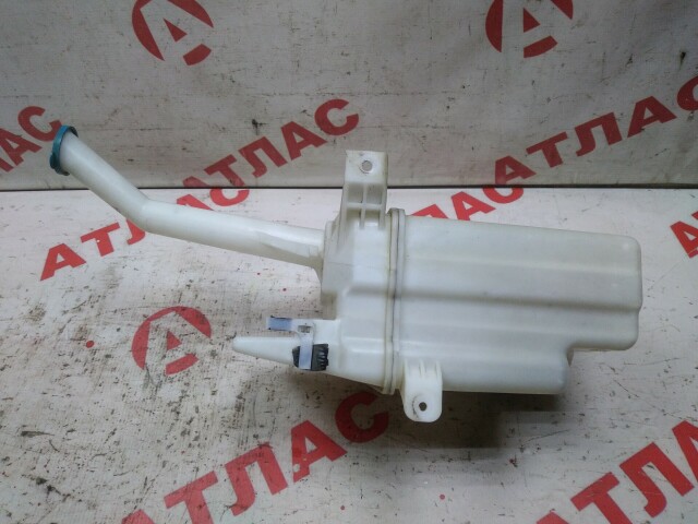 Бачок омывателя TOYOTA Avensis 