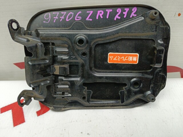 Лючок бензобака TOYOTA Avensis 