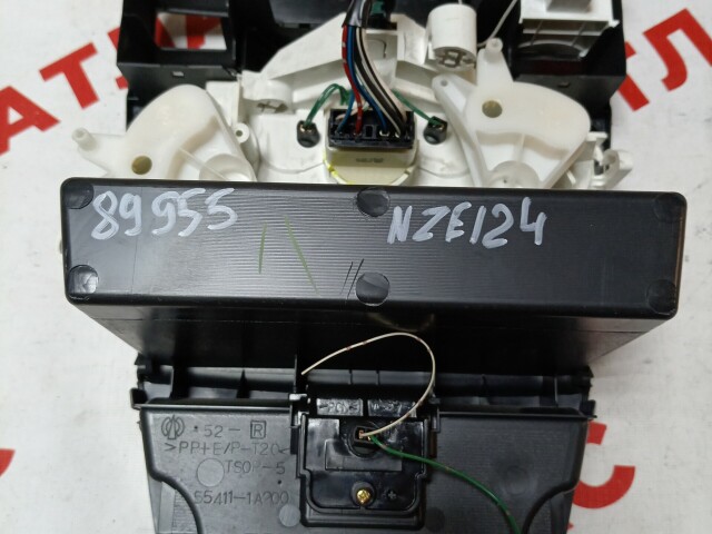 Блок управления печкой и кондиционером TOYOTA Corolla 