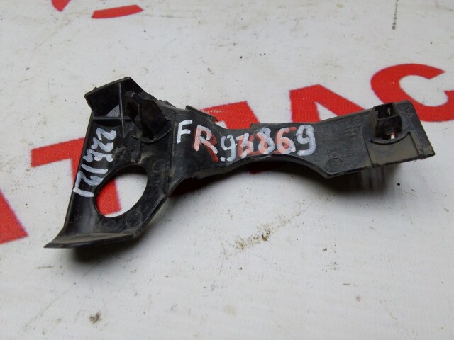 Крепление бампера TOYOTA Corolla 